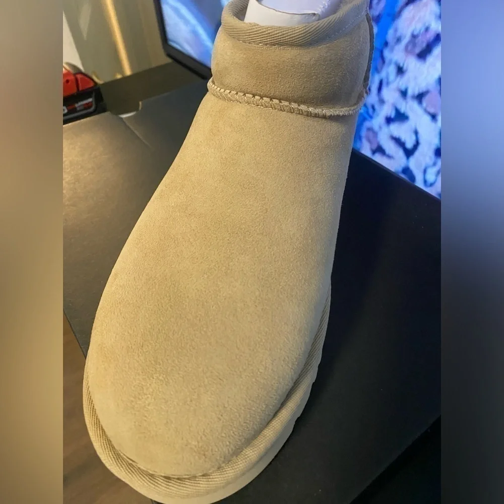 NWT IN BOX UGG Ultra Mini Classic Driftwood Size 10 - Picture 3 of 9